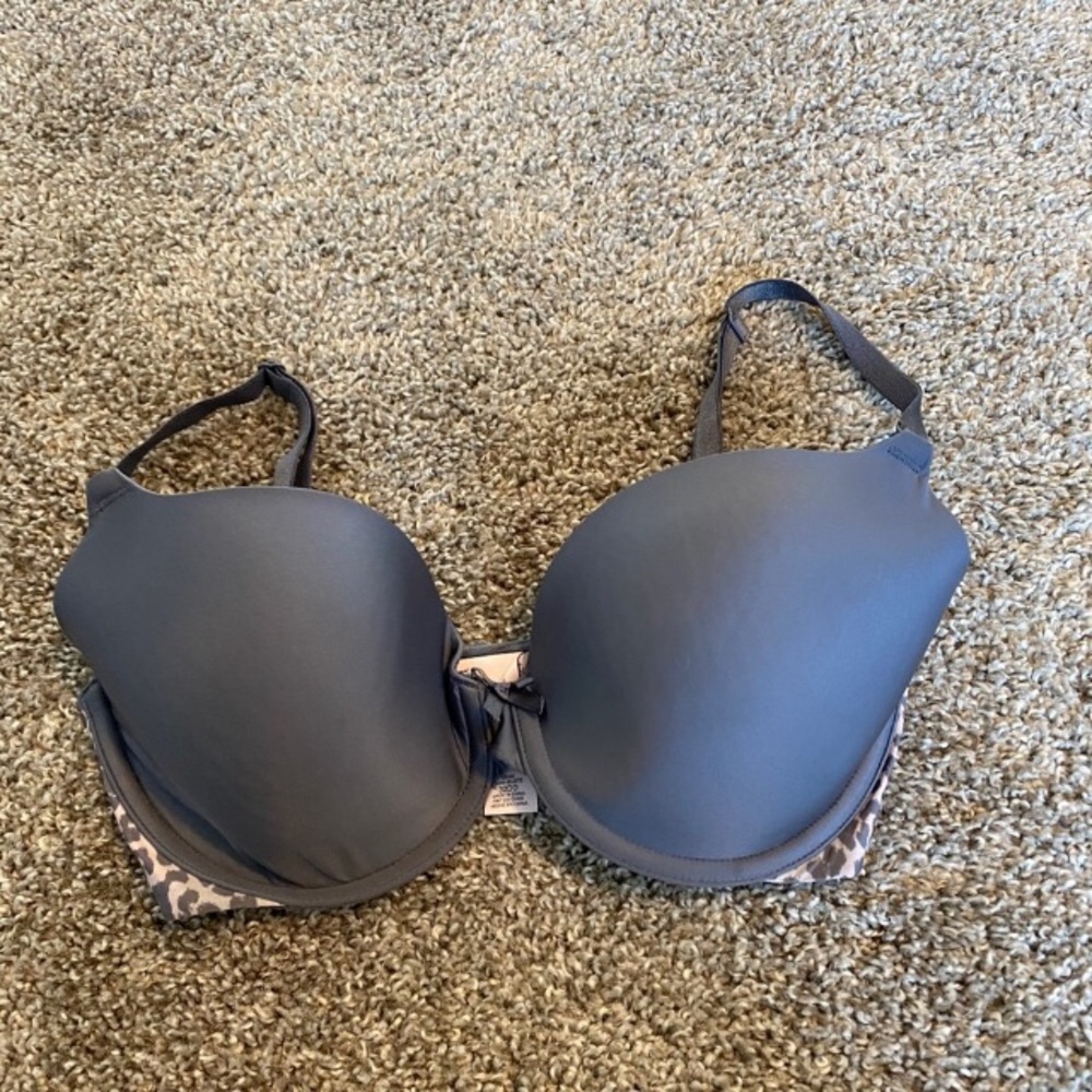 Victoria’s Secret 32DD Demi bra leopard print